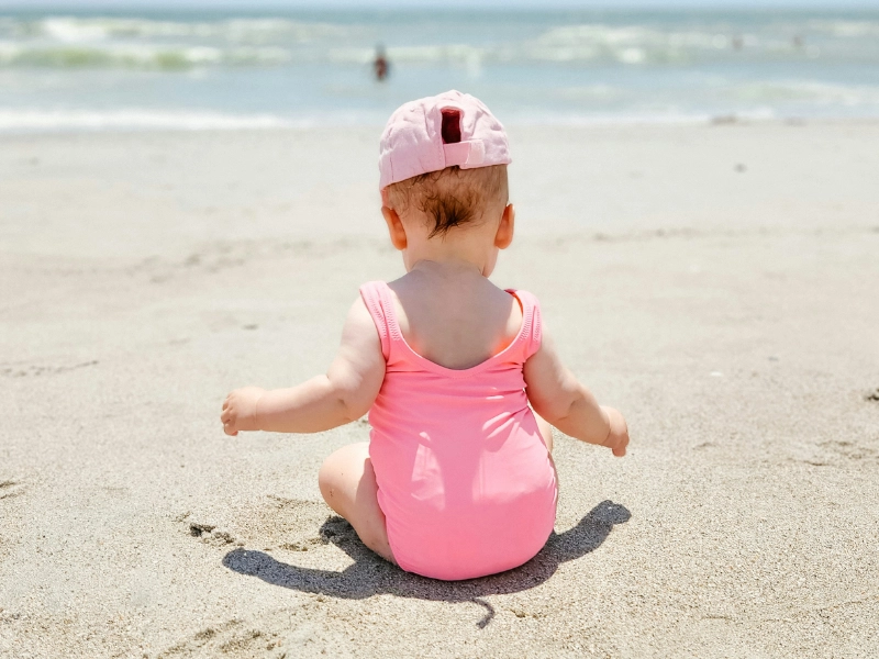 dijete na plaži
